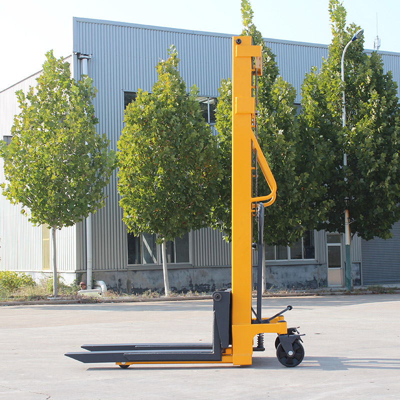 手動パレットスタッカー